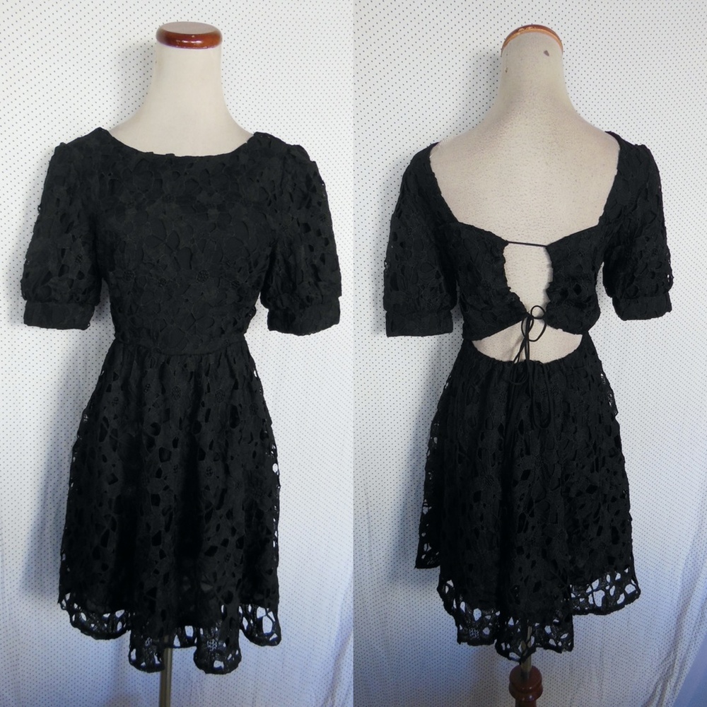 NEW LULUS For a Moment BLACK Crochet LACE Cutout Back MINI Skater COCKTAIL DRESS - Picture 4 of 5